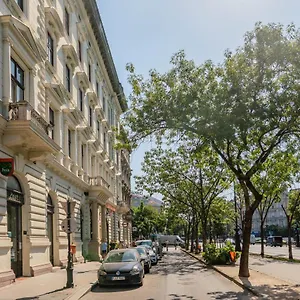 Oktogon City Budapest