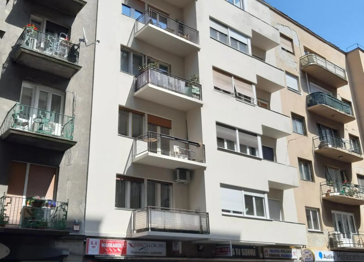 Apartamento Fornax Home With Balcony Budapest